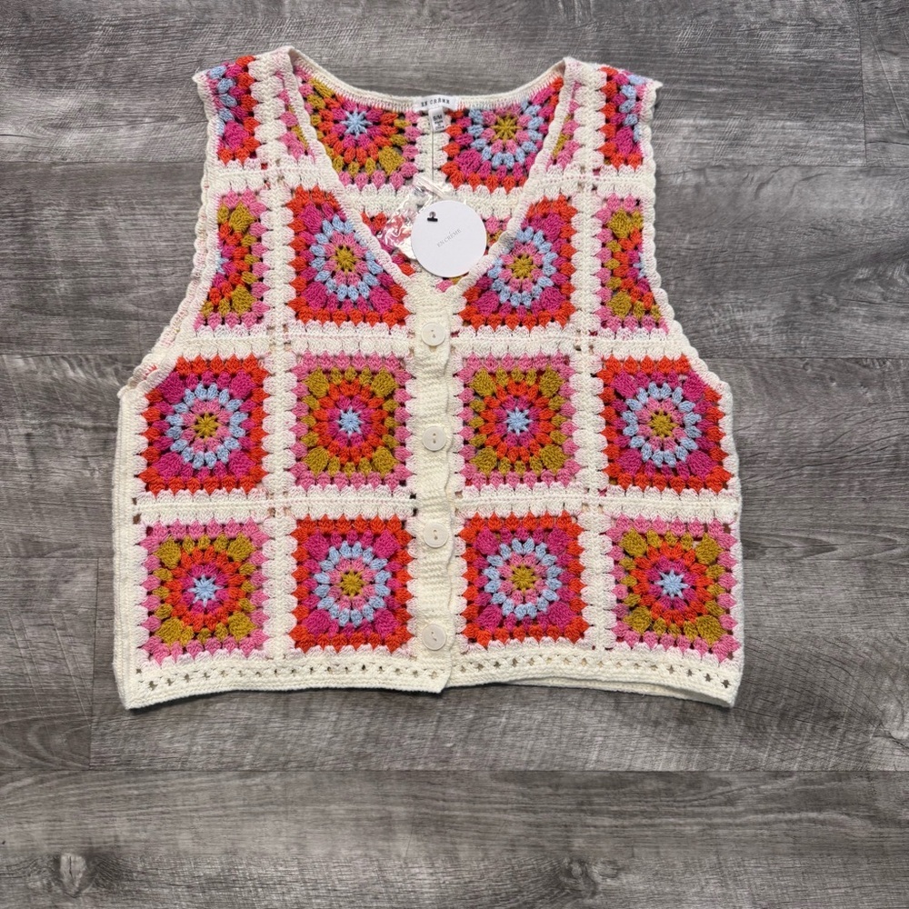 NWT En Creme Pixel Pop Crochet Button Up Vest Sleeveless Mutlicolor Womens S/M